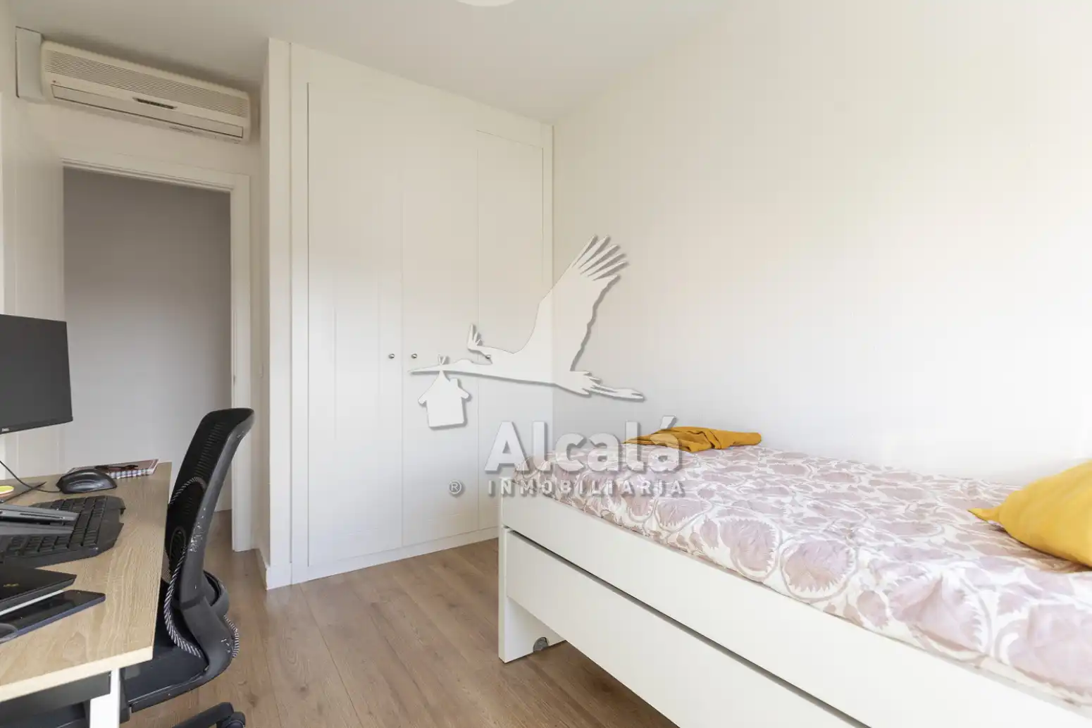 Habitación de Piso en venta en Alcalá de Henares con Aire acondicionado, Calefacción y Trastero