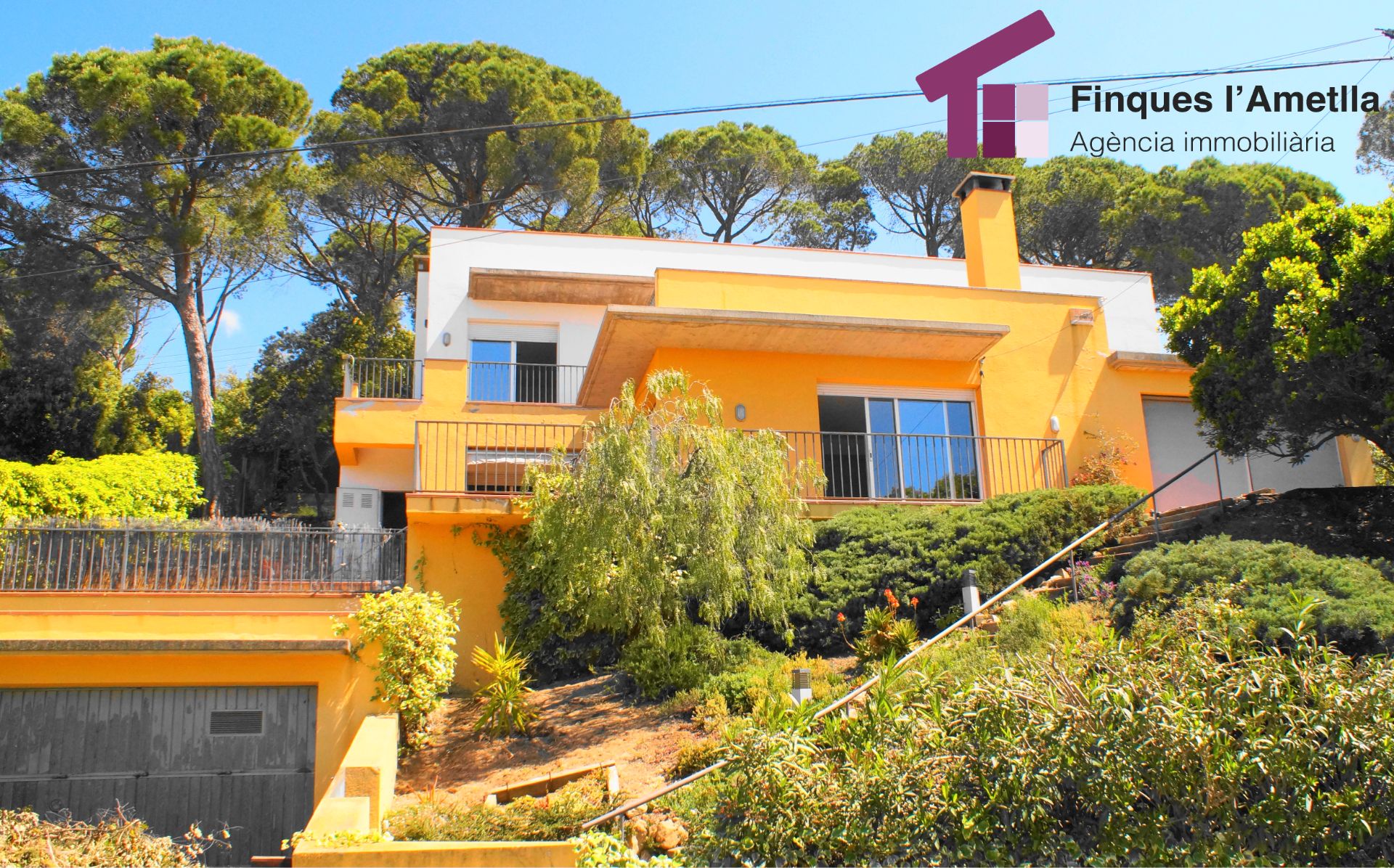 Vista exterior de Casa o xalet de lloguer en L'Ametlla del Vallès amb Calefacció, Jardí privat i Terrassa