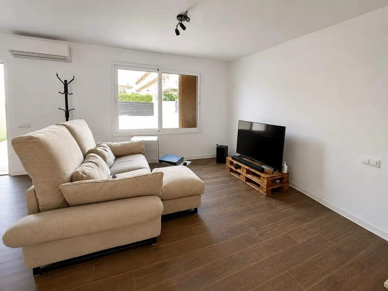 Casa con terraza en venta en Calle SANT DONIS