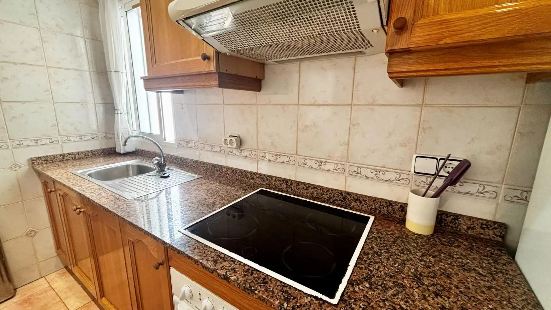 Kitchen of Flat for rent in Guardamar del Segura  with Terrace and Furnished