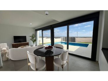 Detached house with pool for sale in Gran Alacant
