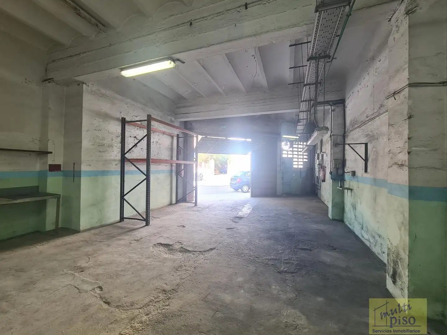 Parkplatz von Fabrikhallen zur Miete in L'Hospitalet de Llobregat
