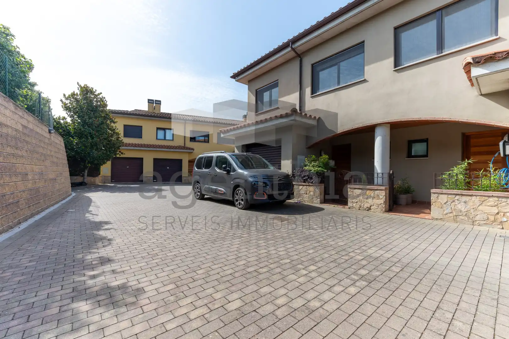 Parking de Casa adosada en venta en Aiguaviva con Aire acondicionado, Calefacción y Terraza