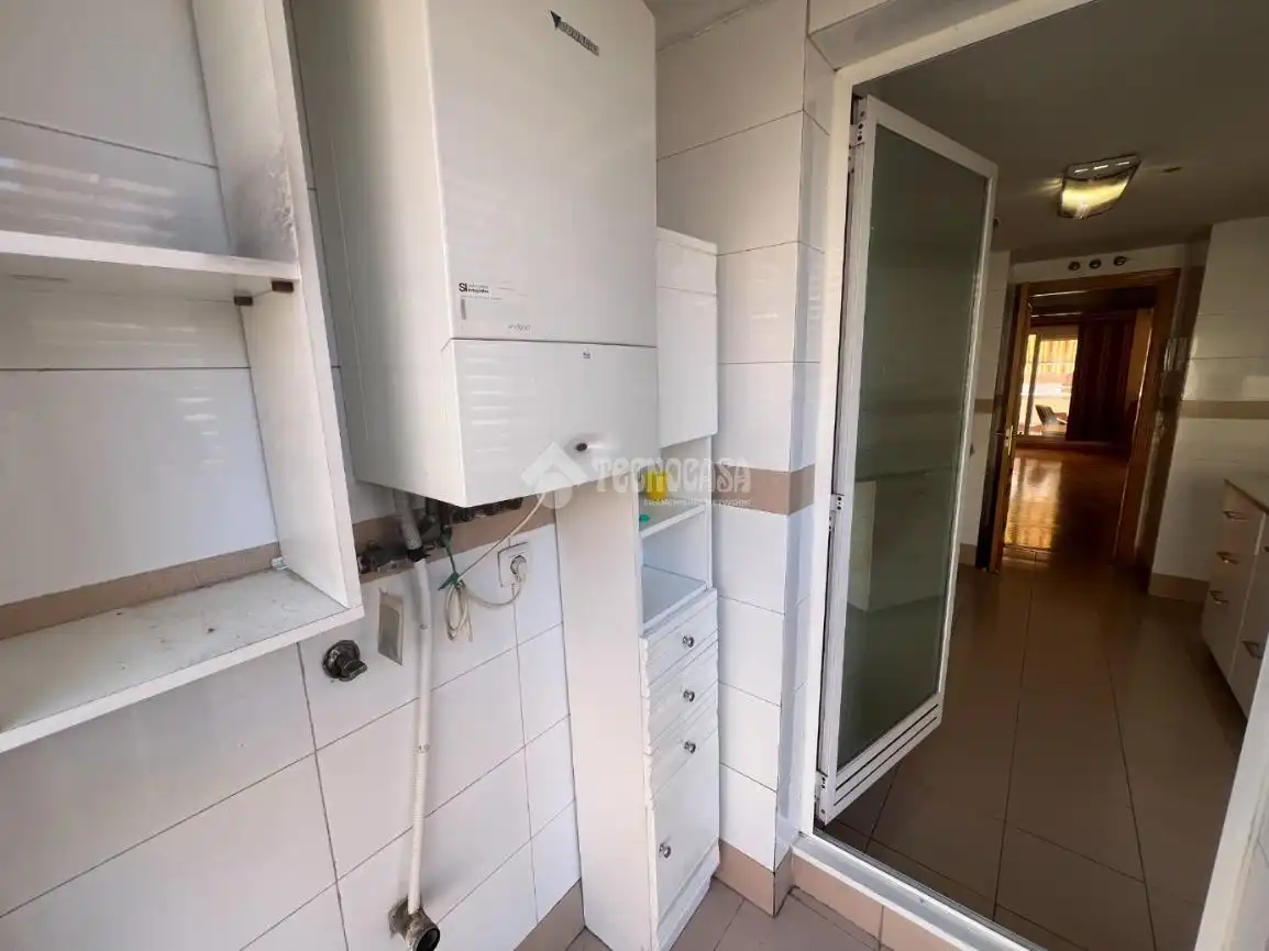 Kitchen of Flat for sale in Alcorcón  with Heating, Parquet flooring and Terrace