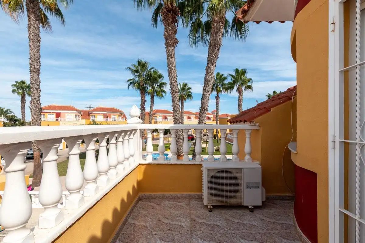 Terrassa de Casa adosada en venda en Orihuela amb Jardí privat, Terrassa i Piscina comunitària