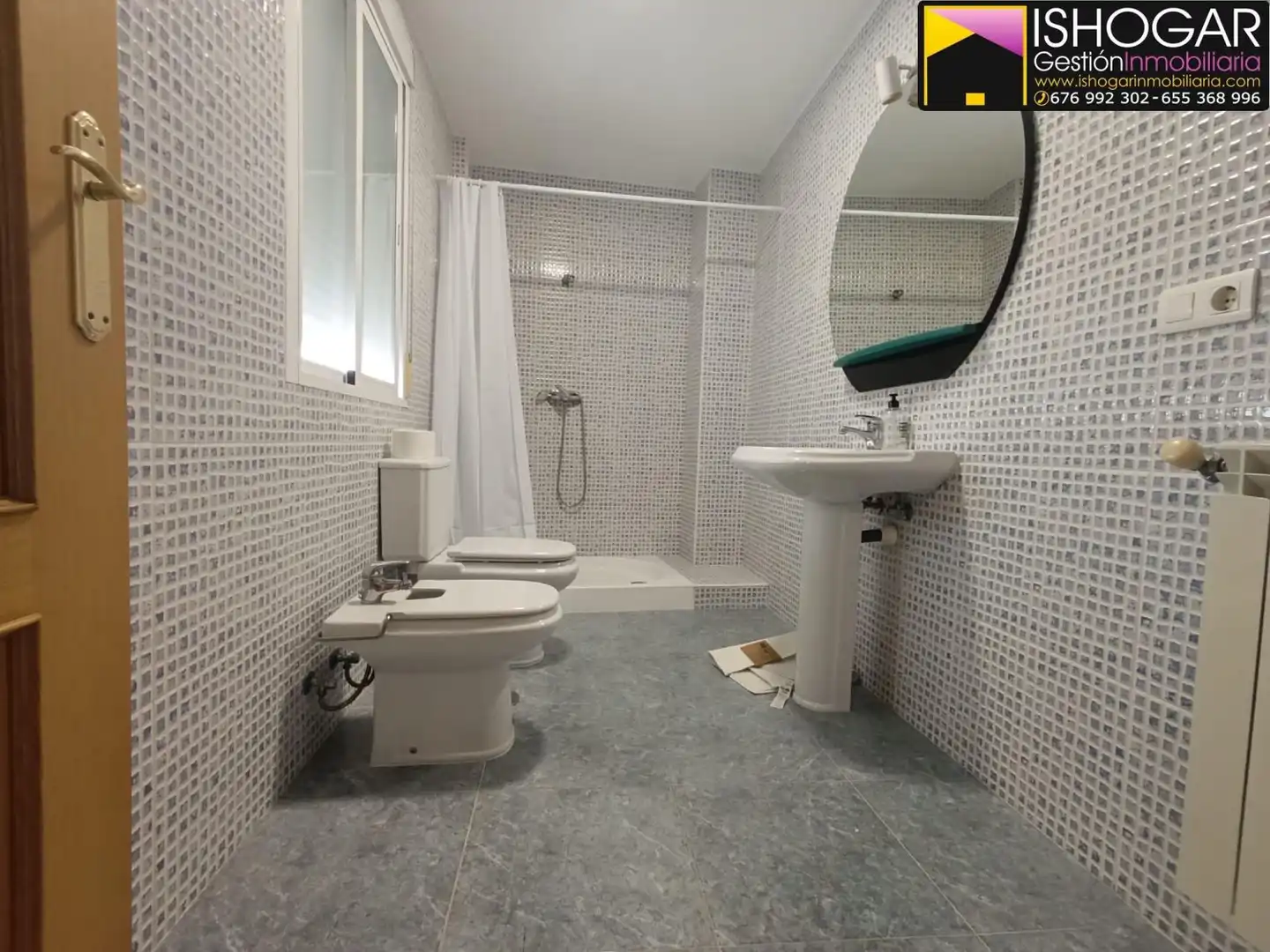 Baño de Piso de alquiler en Valdepeñas con Aire acondicionado, Calefacción y Amueblado