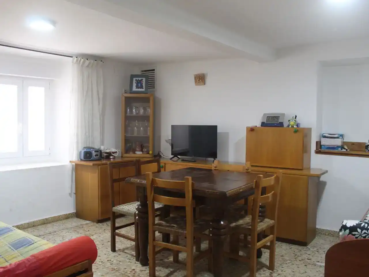 Sala d'estar de Casa adosada en venda en Castrillo de Villavega amb Moblat