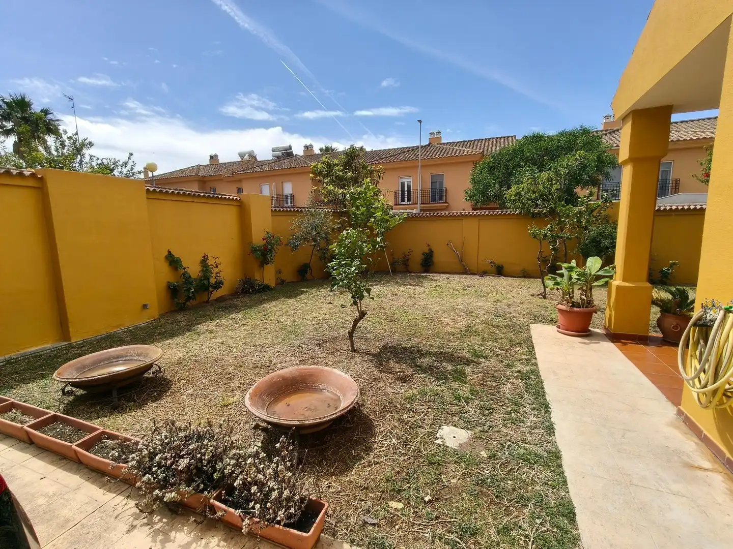 Jardí de Casa adosada en venda en Puerto Real amb Aire condicionat, Calefacció i Jardí privat