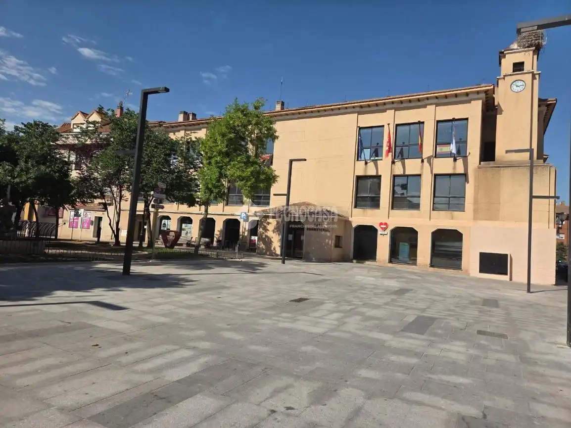 Vista exterior de Piso en venta en Velilla de San Antonio con Aire acondicionado, Calefacción y Amueblado