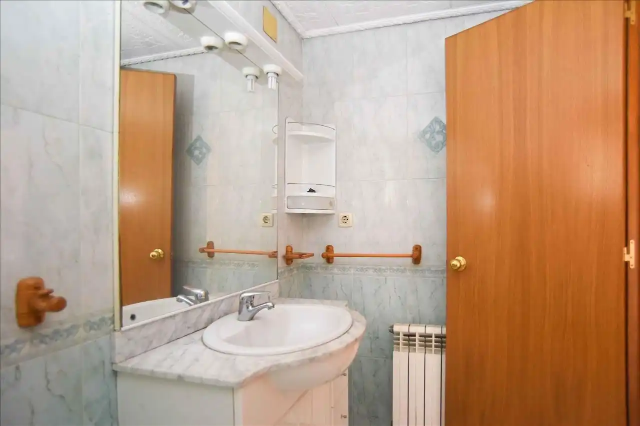Baño de Piso en venta en Blanes con Calefacción
