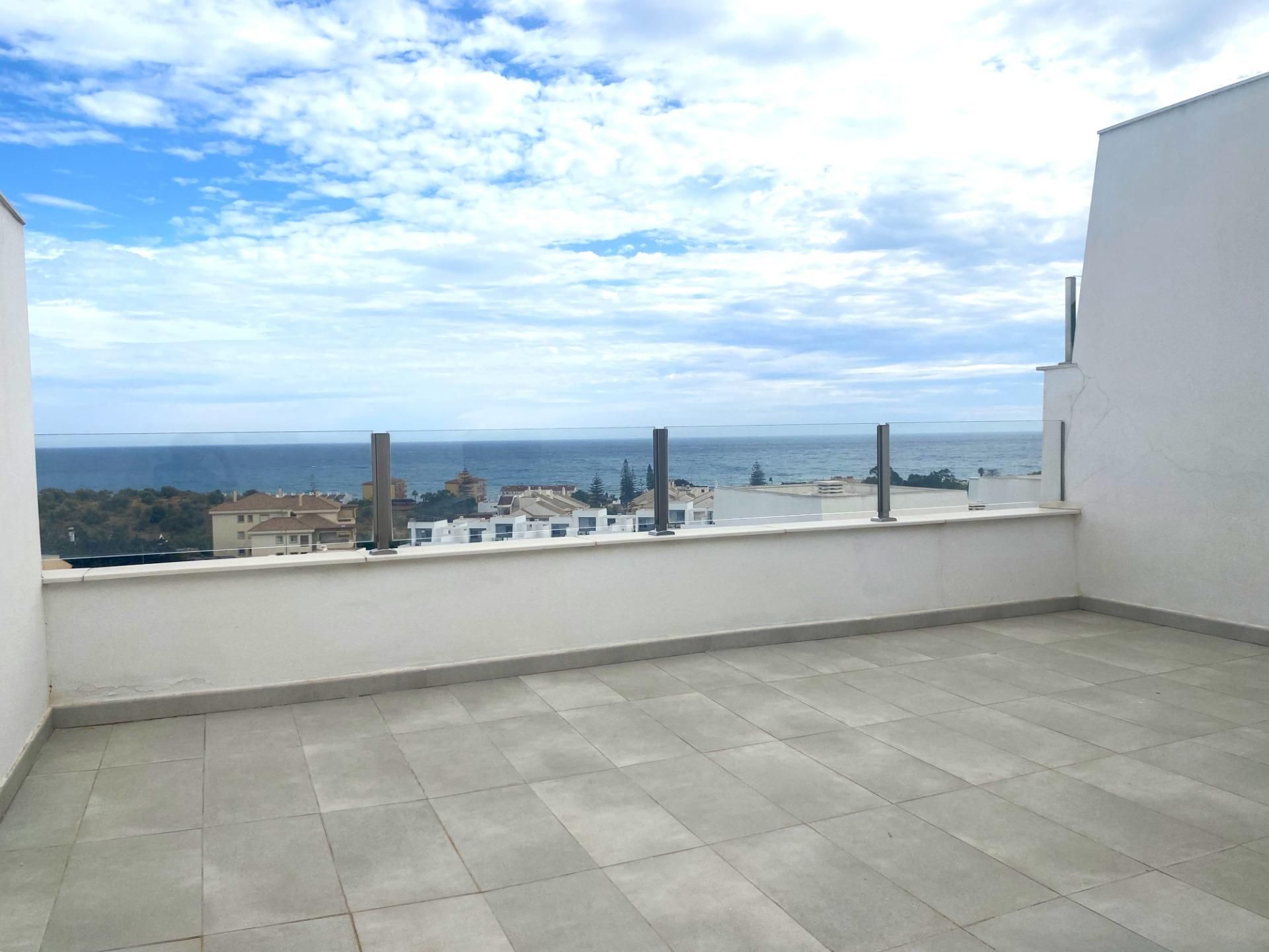 Terrassa de Casa adosada en venda en Rincón de la Victoria amb Aire condicionat, Calefacció i Terrassa