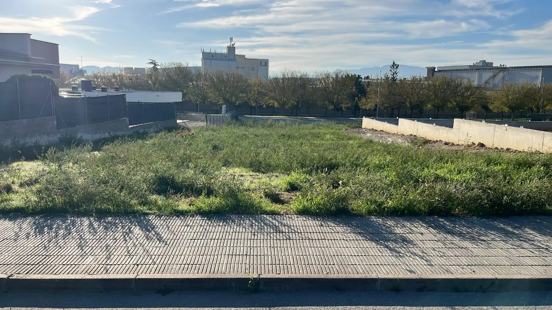 Wohnbaugrundstück zum Verkauf in Carrer d'Olesa, imagen 2