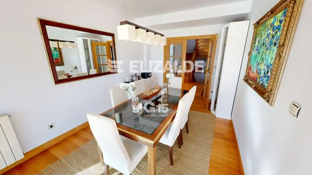 Menjador de Casa o xalet en venda en Hondarribia amb Calefacció, Jardí privat i Terrassa
