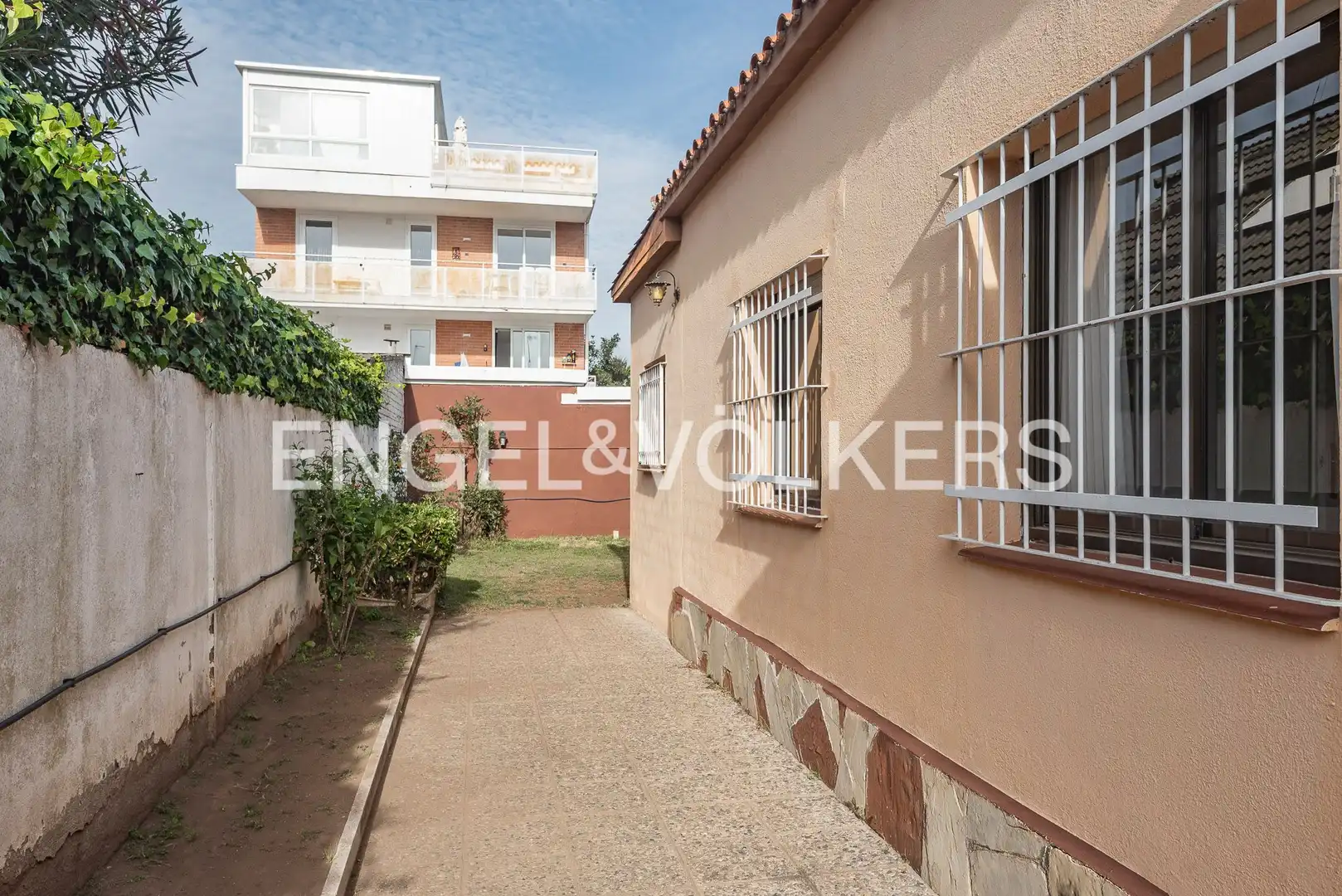 Exterior view of Houses for sale in Castelldefels  with Air Conditioner, Heating and Private garden