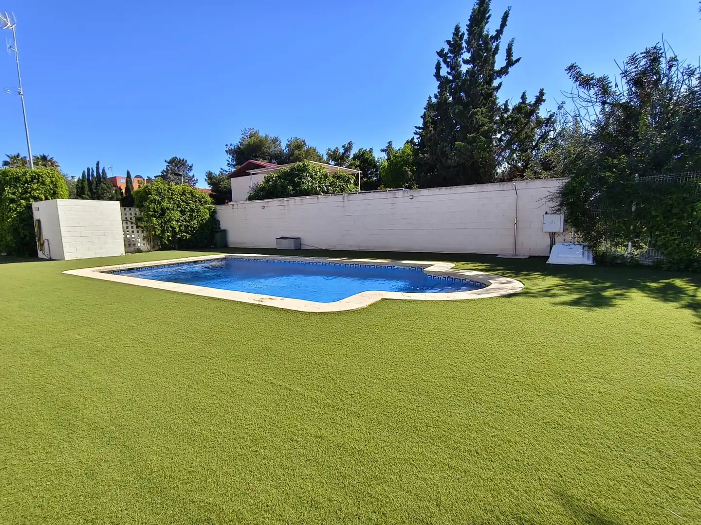 Piscina de Casa adosada en venta en Mutxamel con Aire acondicionado, Jardín privado y Terraza