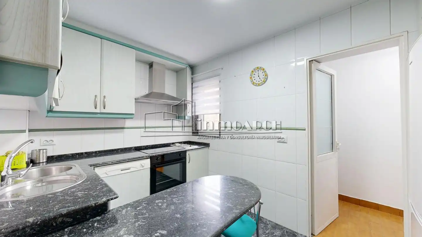 Cocina de Piso de alquiler en A Coruña Capital  con Amueblado
