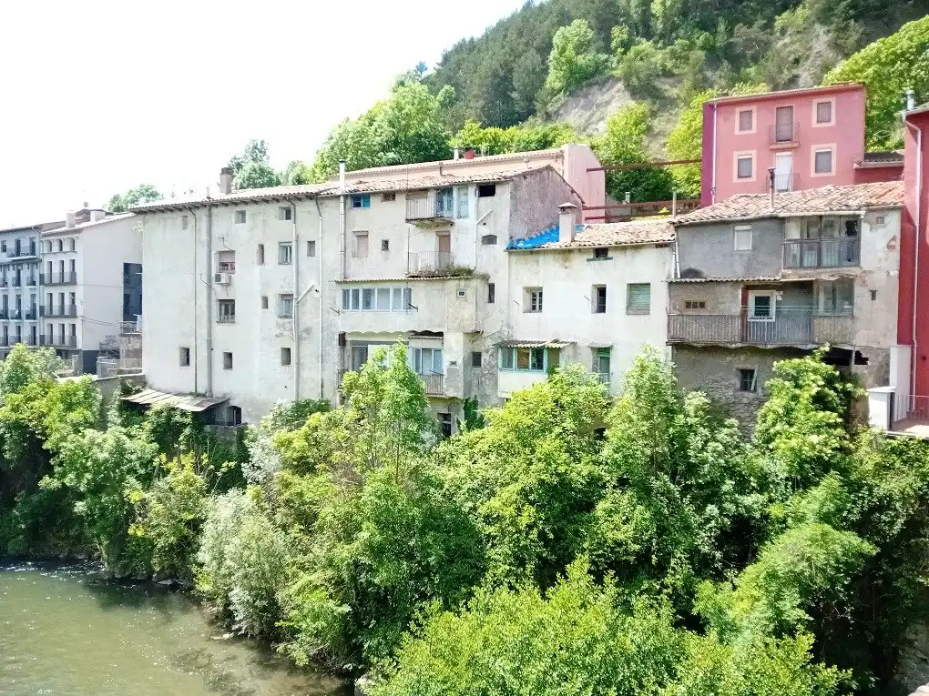 Vista exterior de Edificio en venta en Ripoll