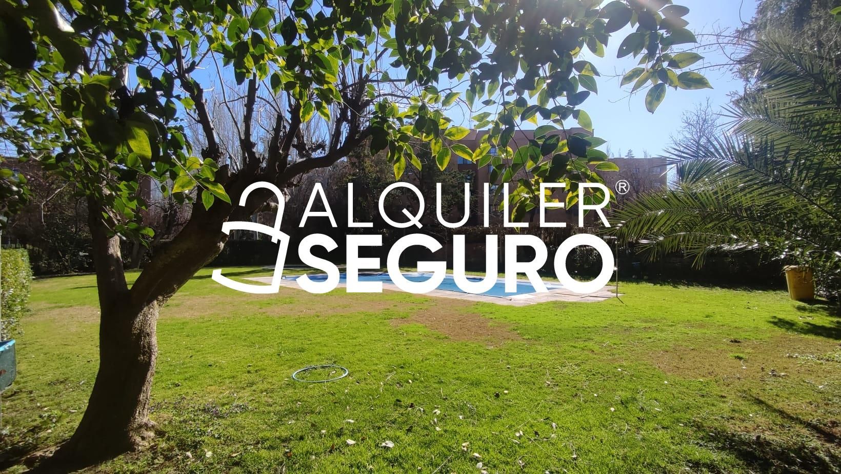 Jardín de Piso de alquiler en  Madrid Capital con Calefacción y Piscina