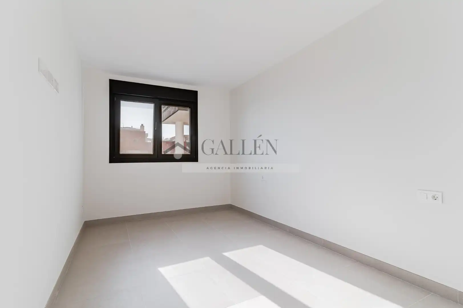 Habitación de Piso en venta en Castellón de la Plana / Castelló de la Plana con Aire acondicionado, Calefacción y Terraza