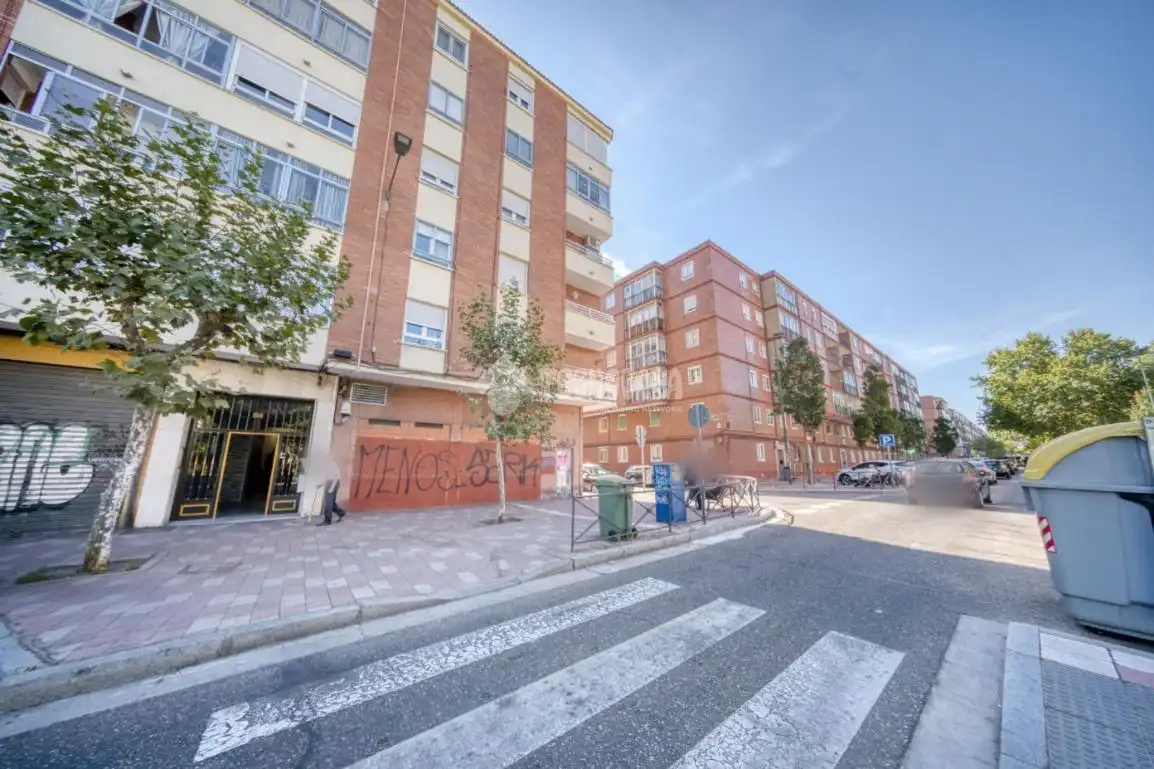 Vista exterior de Pis en venda en Valladolid amb Calefacció