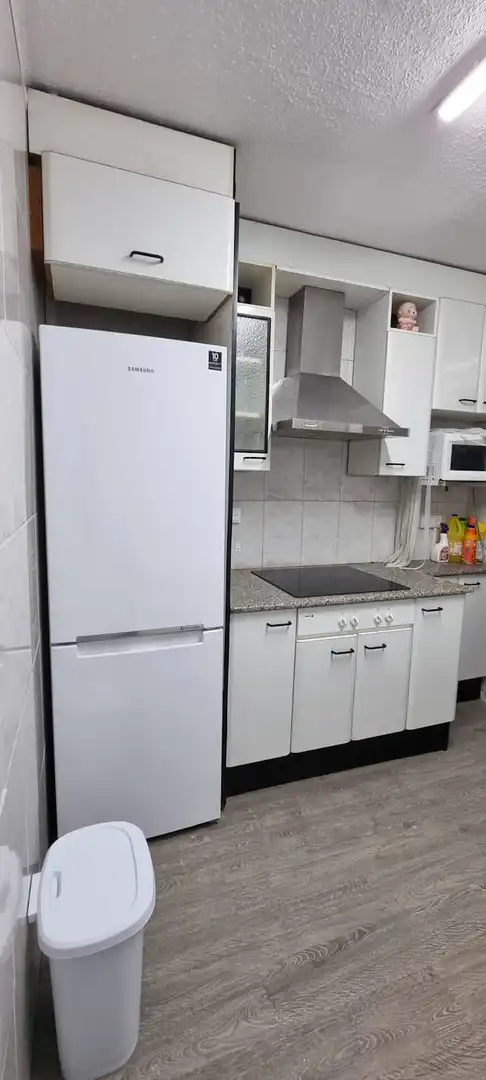 Cocina de Piso para compartir en Barcelona con Calefacción y Lavadora