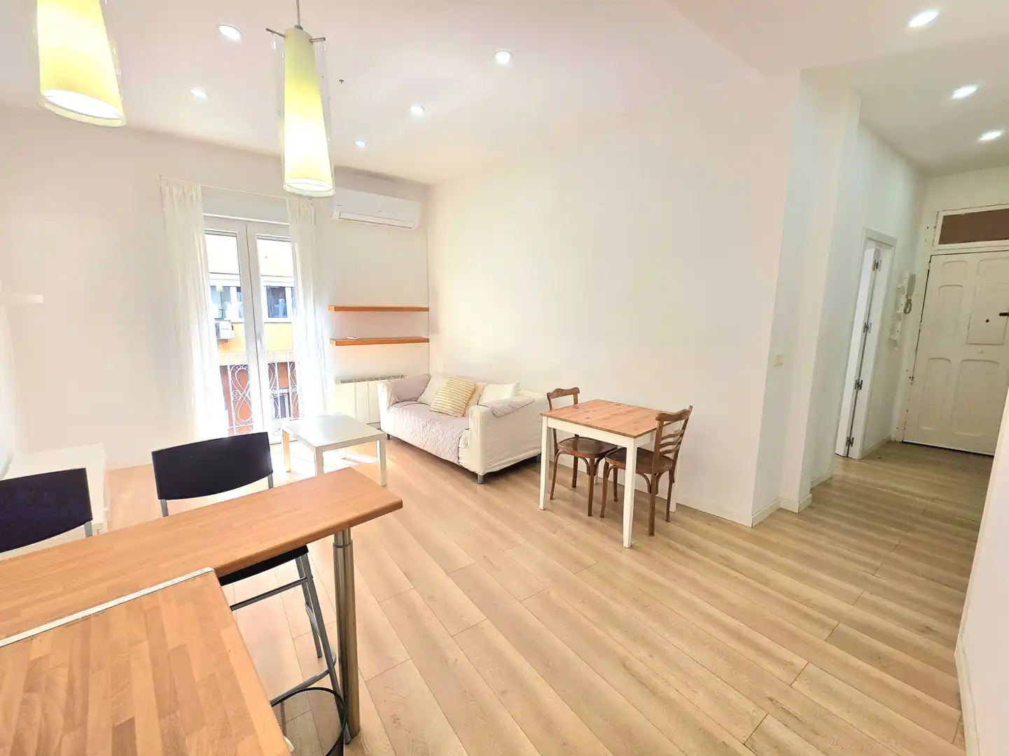 Sala d'estar de Pis en venda en Madrid amb Aire condicionat, Calefacció i Parquet
