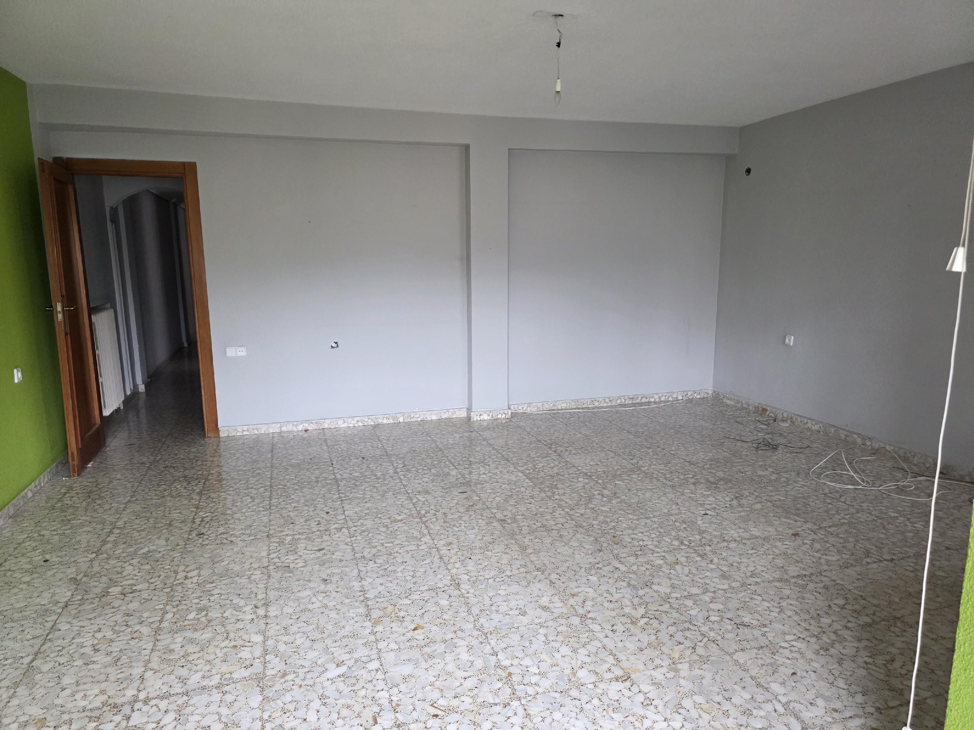 Apartamento en venta en  Albacete Capital con Calefacción y Balcón