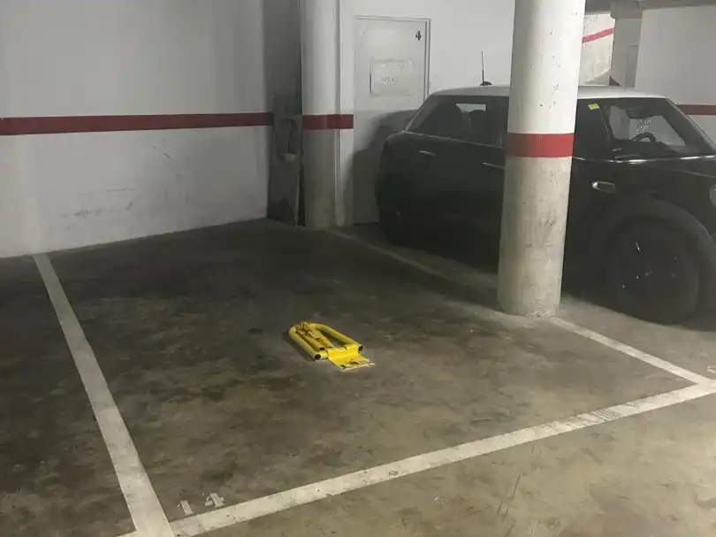 Parking for sale in President Lluís Companys 36, imagen 2