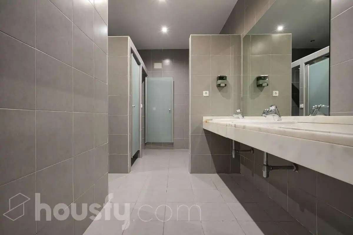 Baño de Ático en venta en Madrid con Terraza, Trastero y Piscina comunitaria