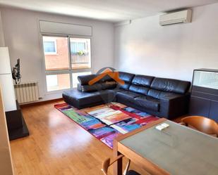 Living room of Flat to rent in Sabadell  with Air Conditioner, Parquet flooring and Furnished