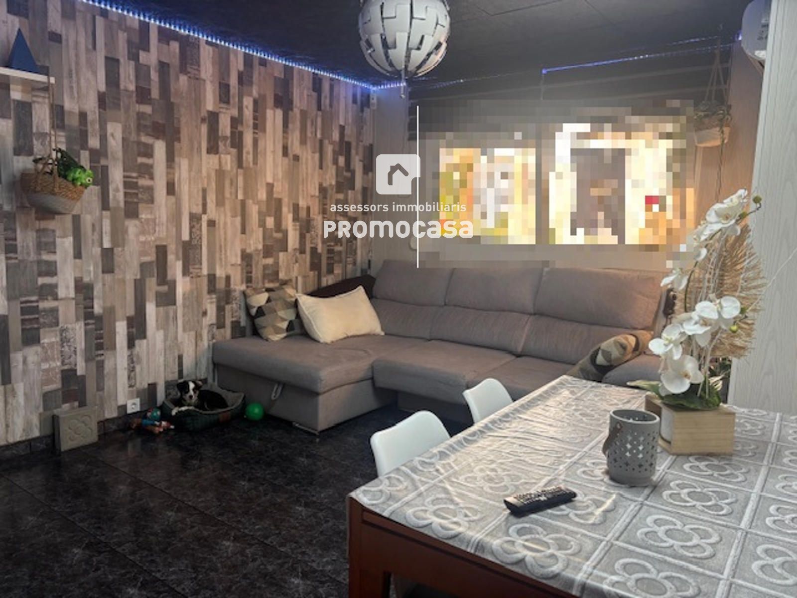 Living room of Flat for sale in Badia del Vallès  with Air Conditioner, Terrace and Balcony