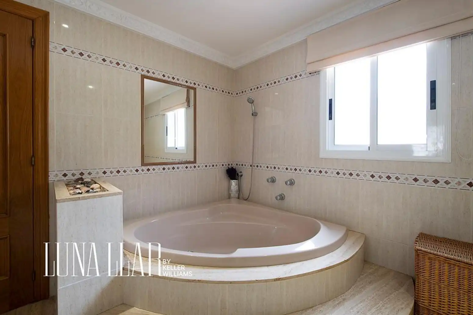 Bathroom of Houses for sale in Castelldefels  with Air Conditioner, Heating and Terrace
