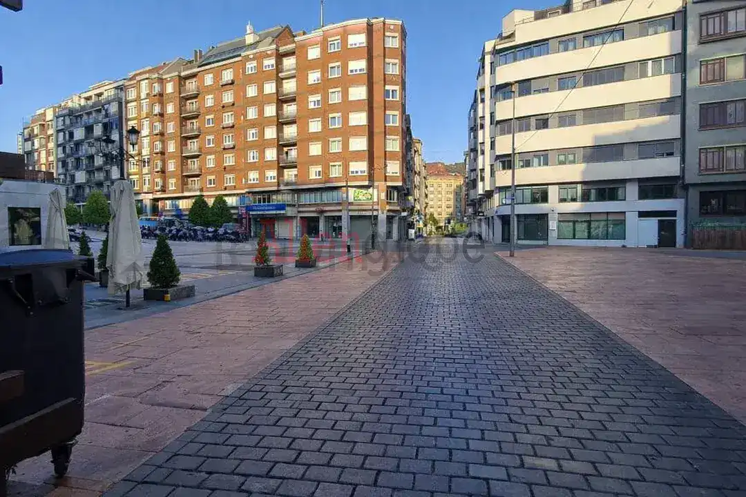 Pis de lloguer a Salesas - Foncalada - Campoamor