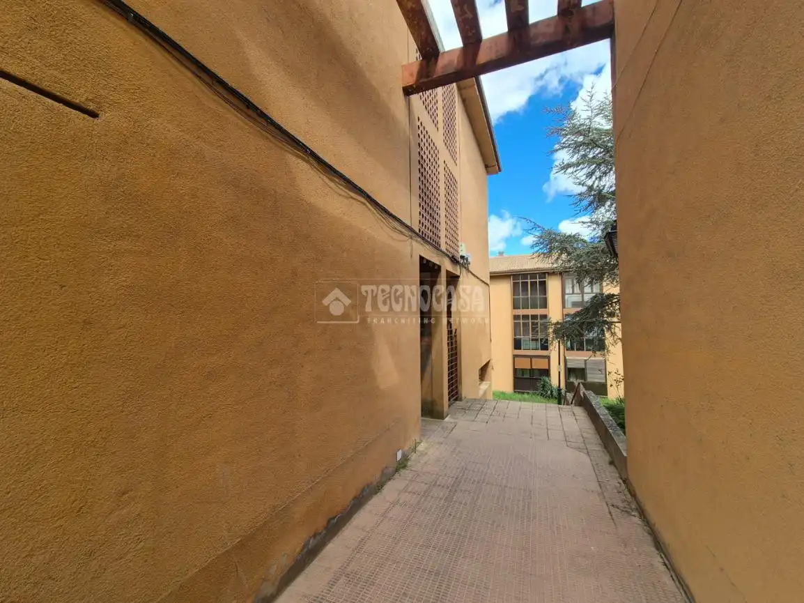 Vista exterior de Pis en venda en Sigüenza amb Calefacció