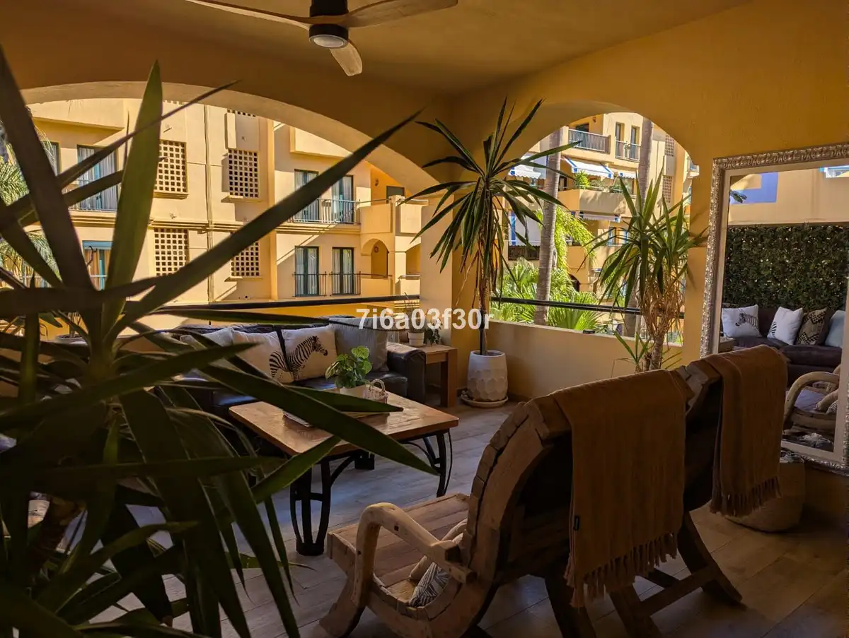 Terrasse von Wohnungen zum Verkauf in Marbella mit Heizung, Privatgarten und Terrasse