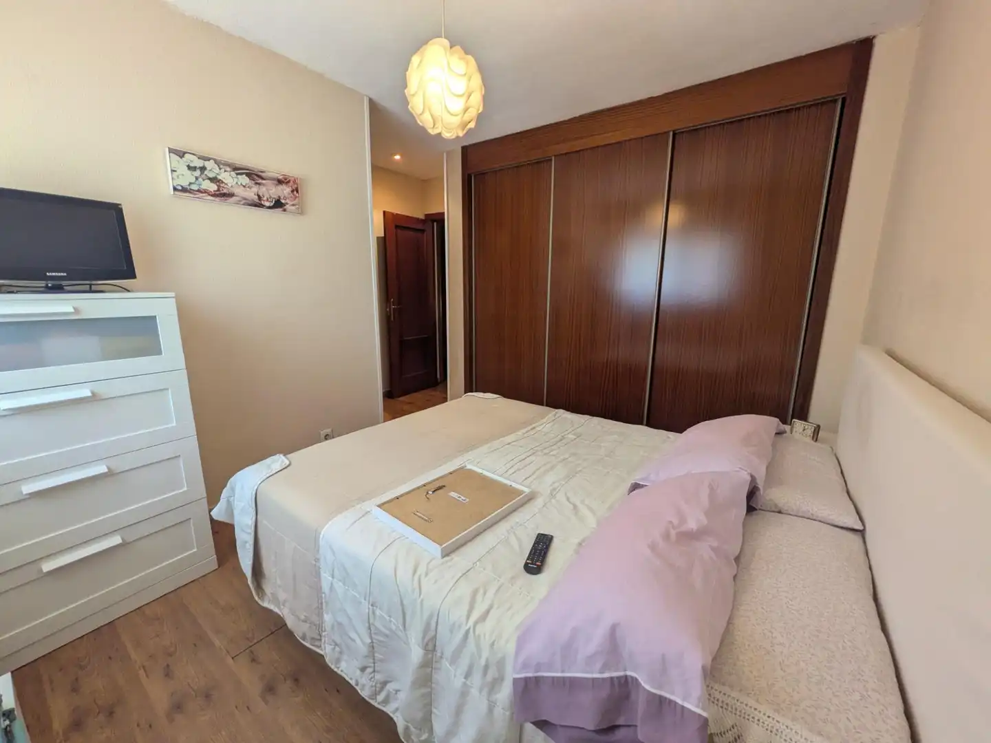 Dormitori de Casa adosada en venda en Villalbilla amb Piscina comunitària