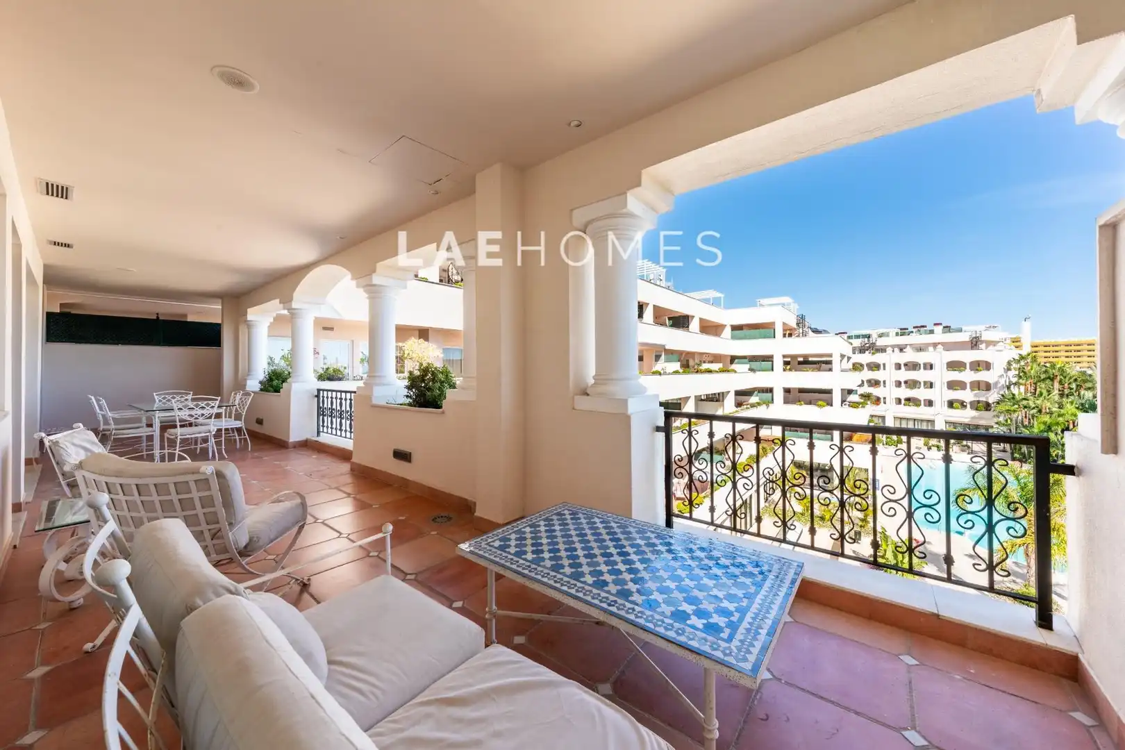 Vista exterior de Apartament en venda en Marbella amb Aire condicionat, Calefacció i Terrassa