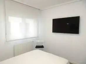 Habitación de Piso de alquiler en Gijón  con Calefacción, Parquet y Amueblado
