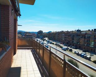 Vista exterior de Dúplex en venda en Rubí amb Calefacció, Terrassa i Balcó
