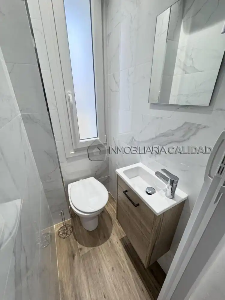 Bathroom of Flat for rent in Burgos  with Heating and Terrace