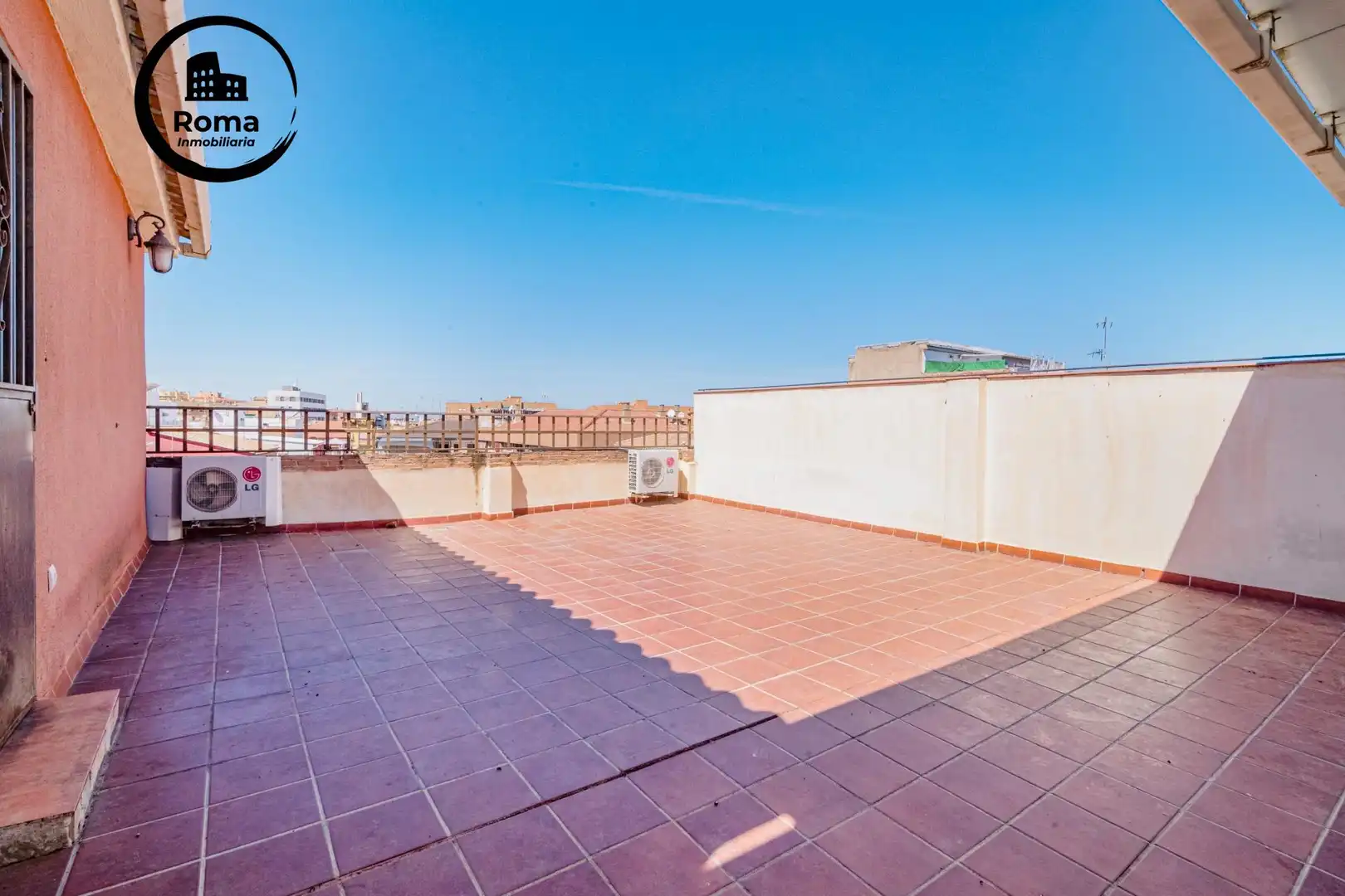 Terrassa de Casa adosada en venda en Granada amb Aire condicionat, Terrassa i Moblat