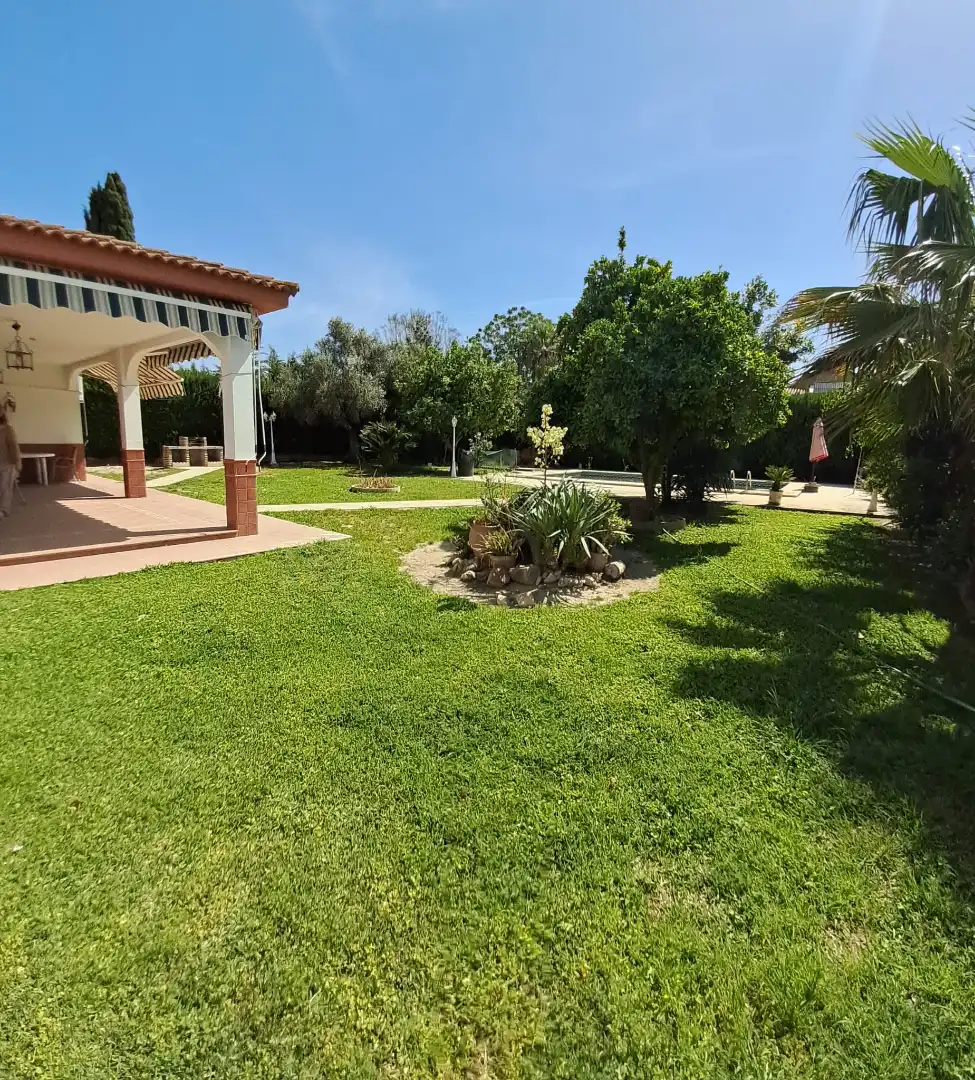 Jardín de Casa o chalet en venta en Palomares del Río con Aire acondicionado, Jardín privado y Terraza