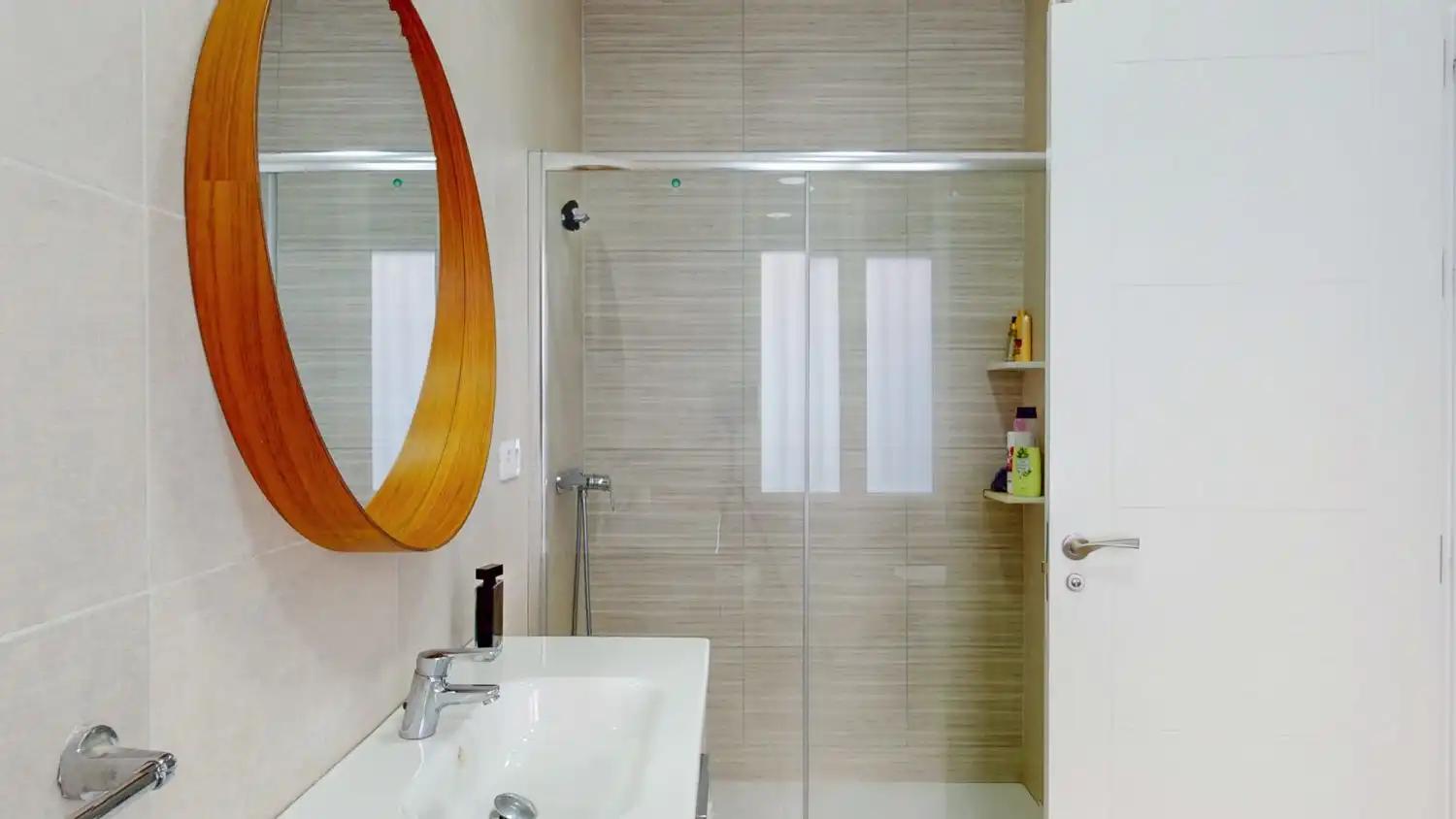 Baño de Piso en venta en Sevilla con Aire acondicionado y Calefacción