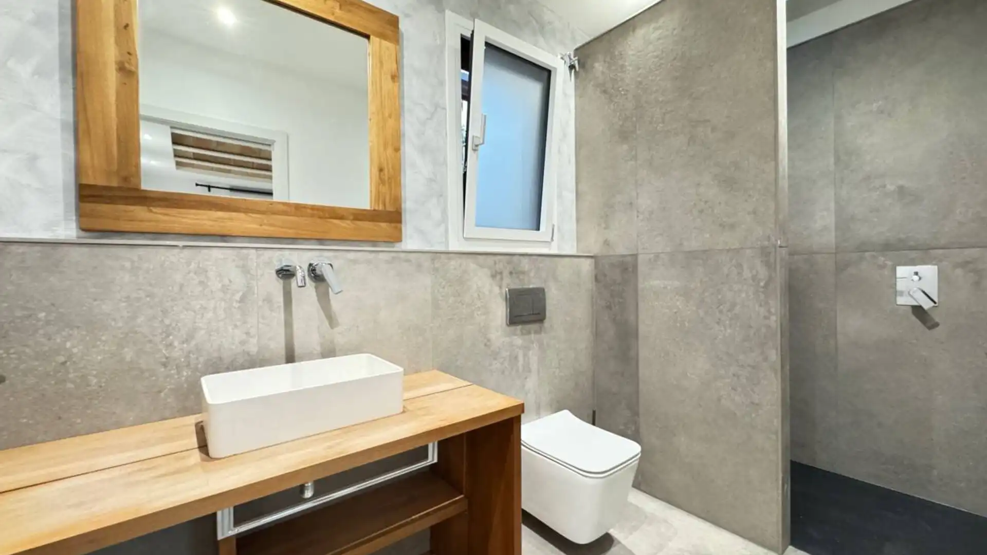Baño de Apartamento de alquiler en Viladecavalls con Aire acondicionado, Calefacción y Balcón
