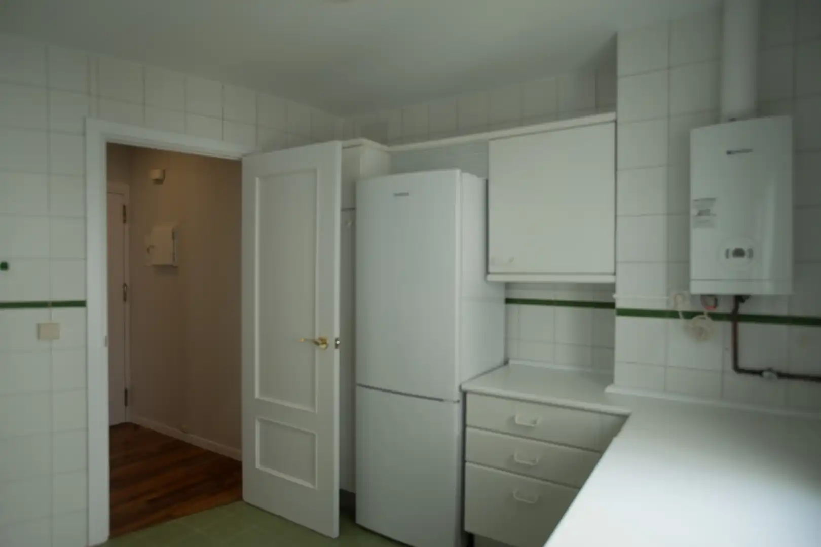 Kitchen of Flat for rent in Madrid  with Air Conditioner, Heating and Parquet flooring