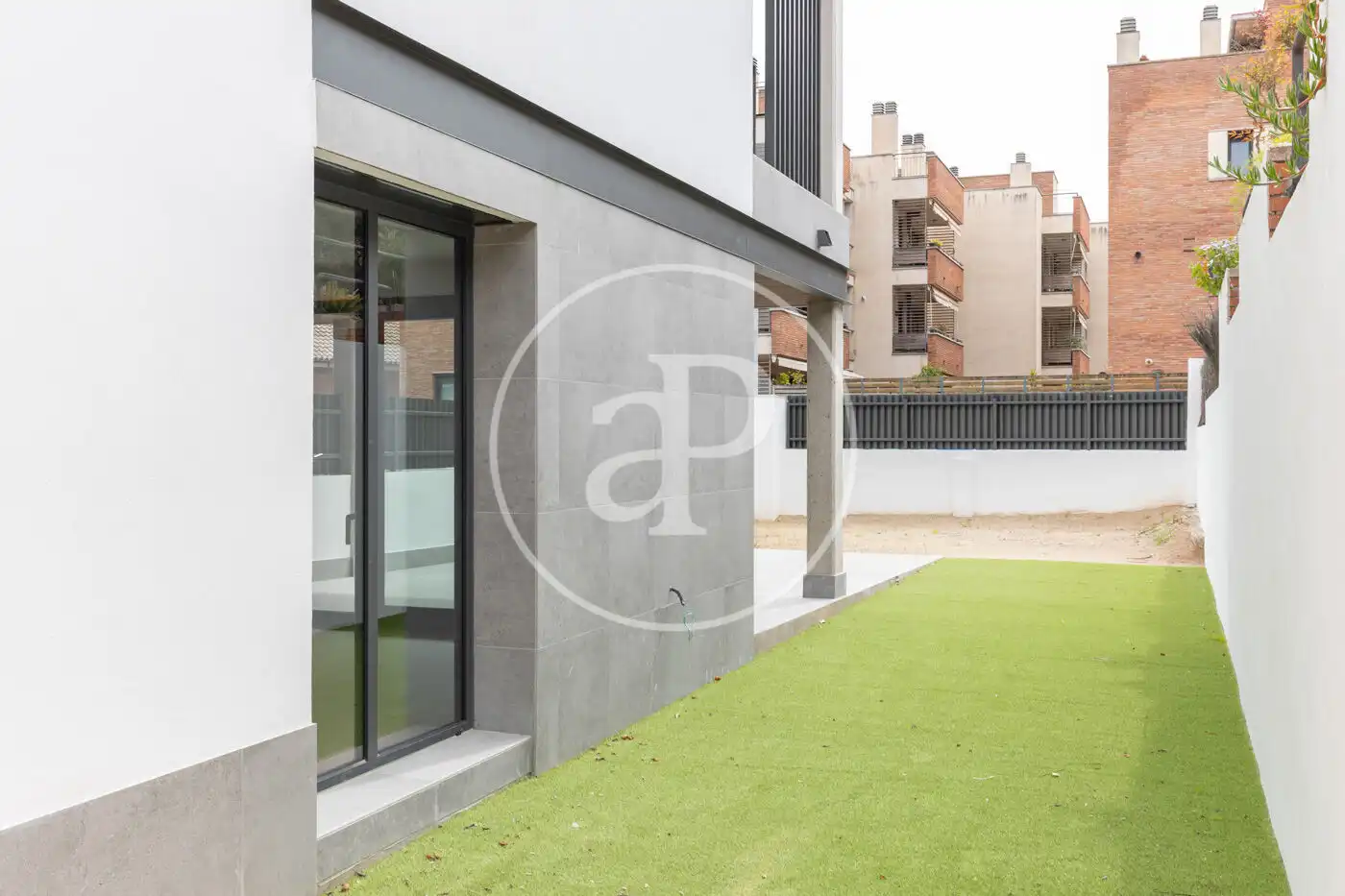 Exterior view of Flat for sale in Sant Cugat del Vallès  with Air Conditioner, Heating and Private garden