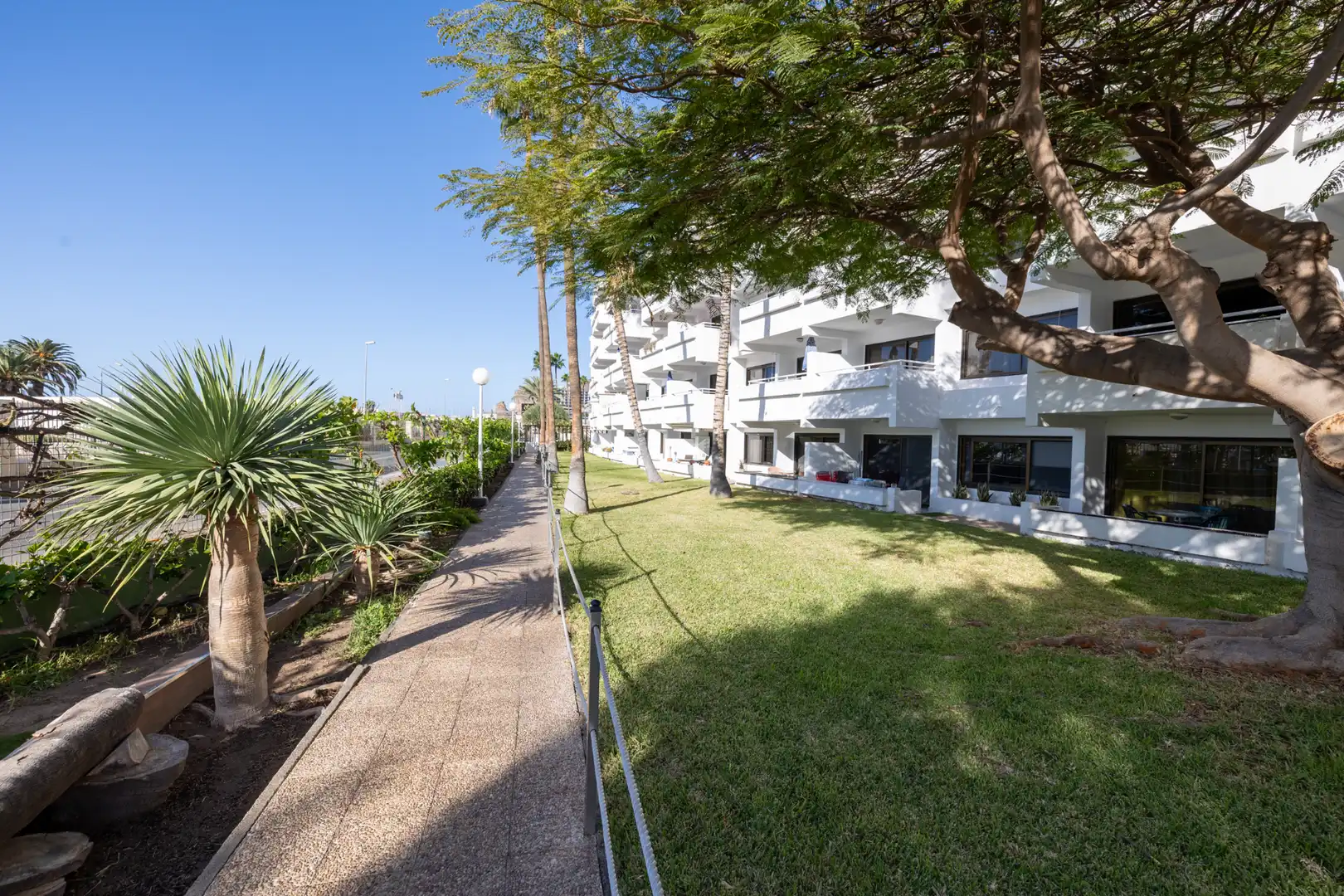 Außenansicht von Wohnung zum Verkauf in Mogán mit Klimaanlage, Terrasse und Möbliert