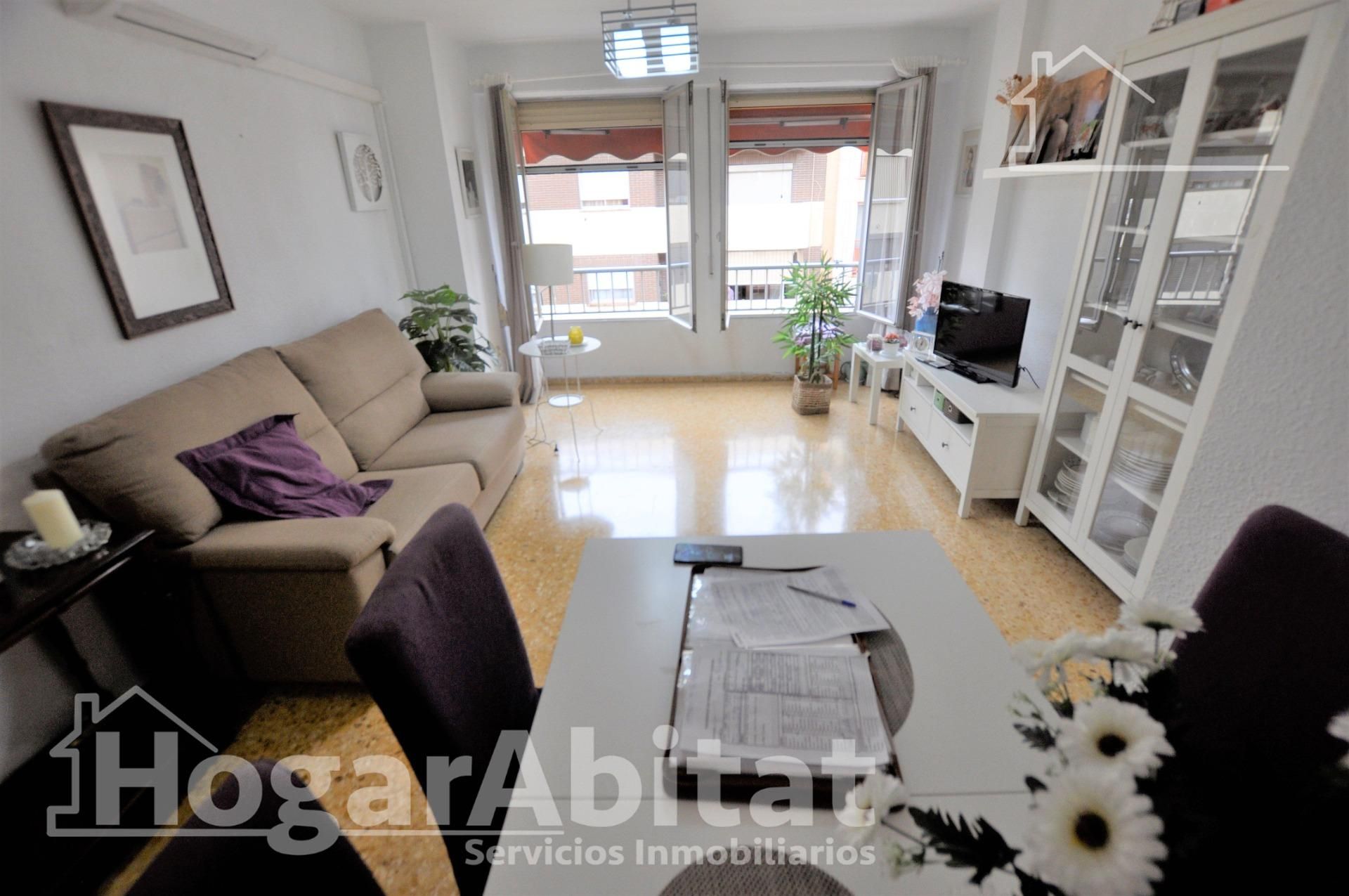 Living room of Flat for sale in  Valencia Capital