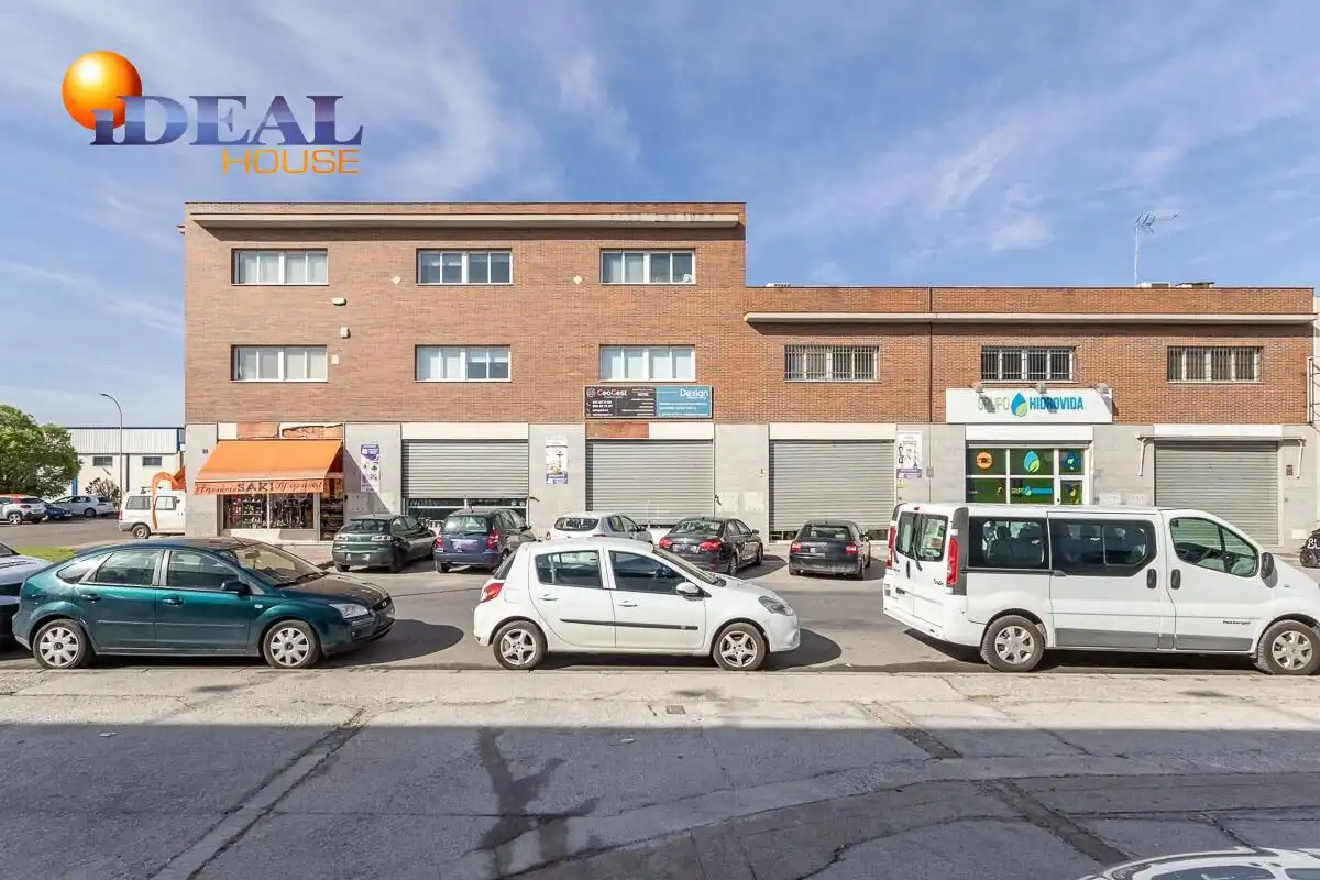 Nau industrial en venda a Avenida JUNCARIL, imagen 4