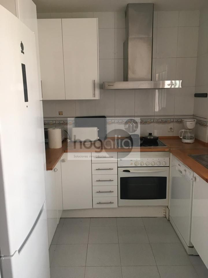 Kitchen of Flat to rent in  Sevilla Capital  with Air Conditioner and Furnished